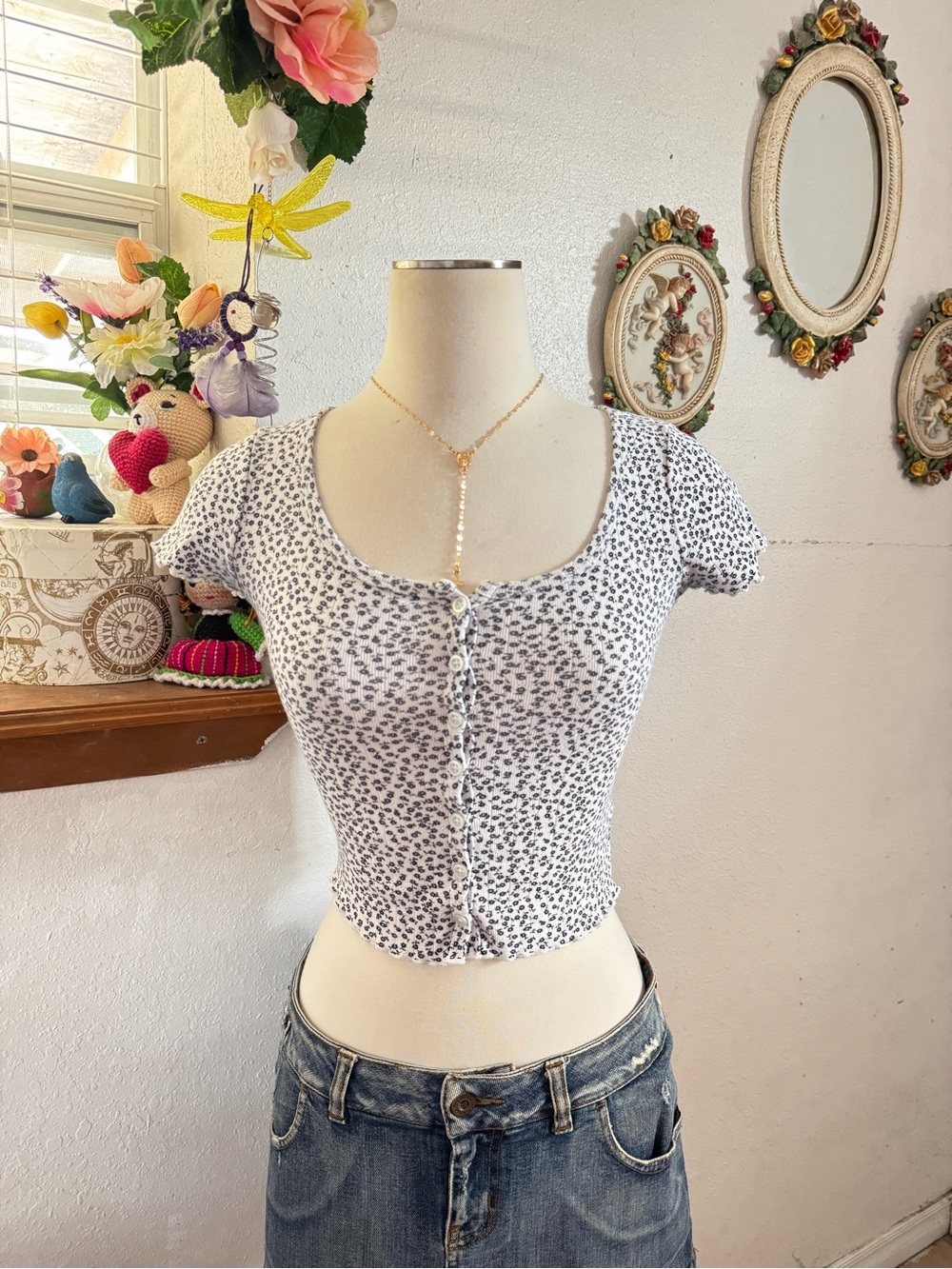 Brandy Melville floral Crop Top